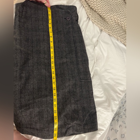 Aritzia Babaton skirt - Picture 10 of 10